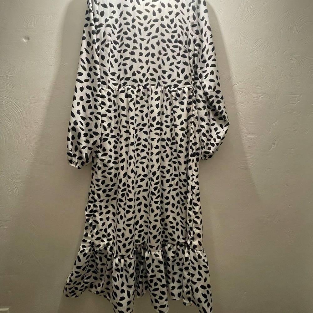 Missguided White Dalmatian Print Ruffle Hem Oversized Midaxi Smock Dress - Picture 5 of 8